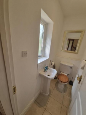 SALAAM LETTING (5 BEDROOMS, FURZTON)